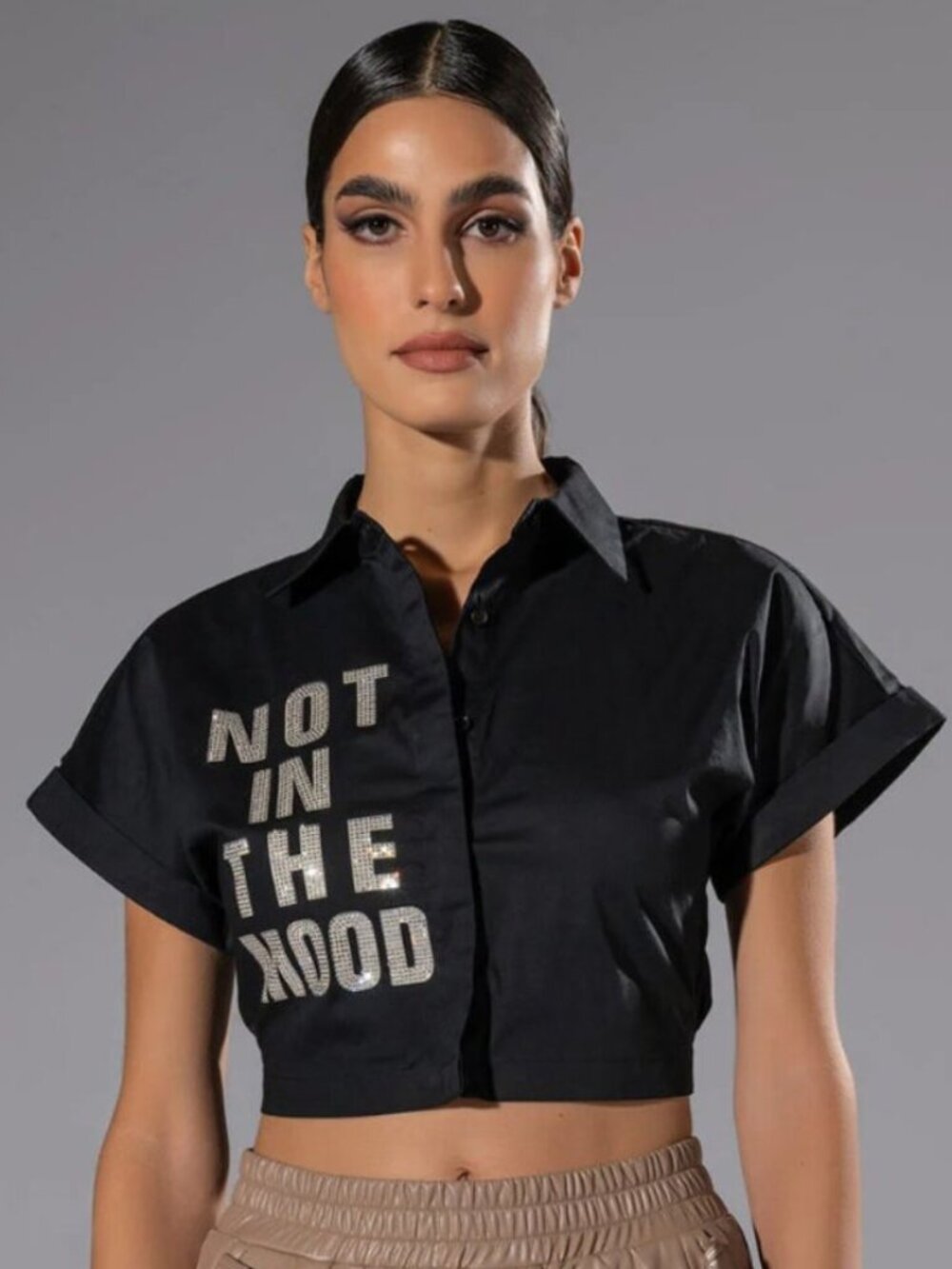 NOT IN THE MOOD Cropped button Down Blouse - Size: Large
